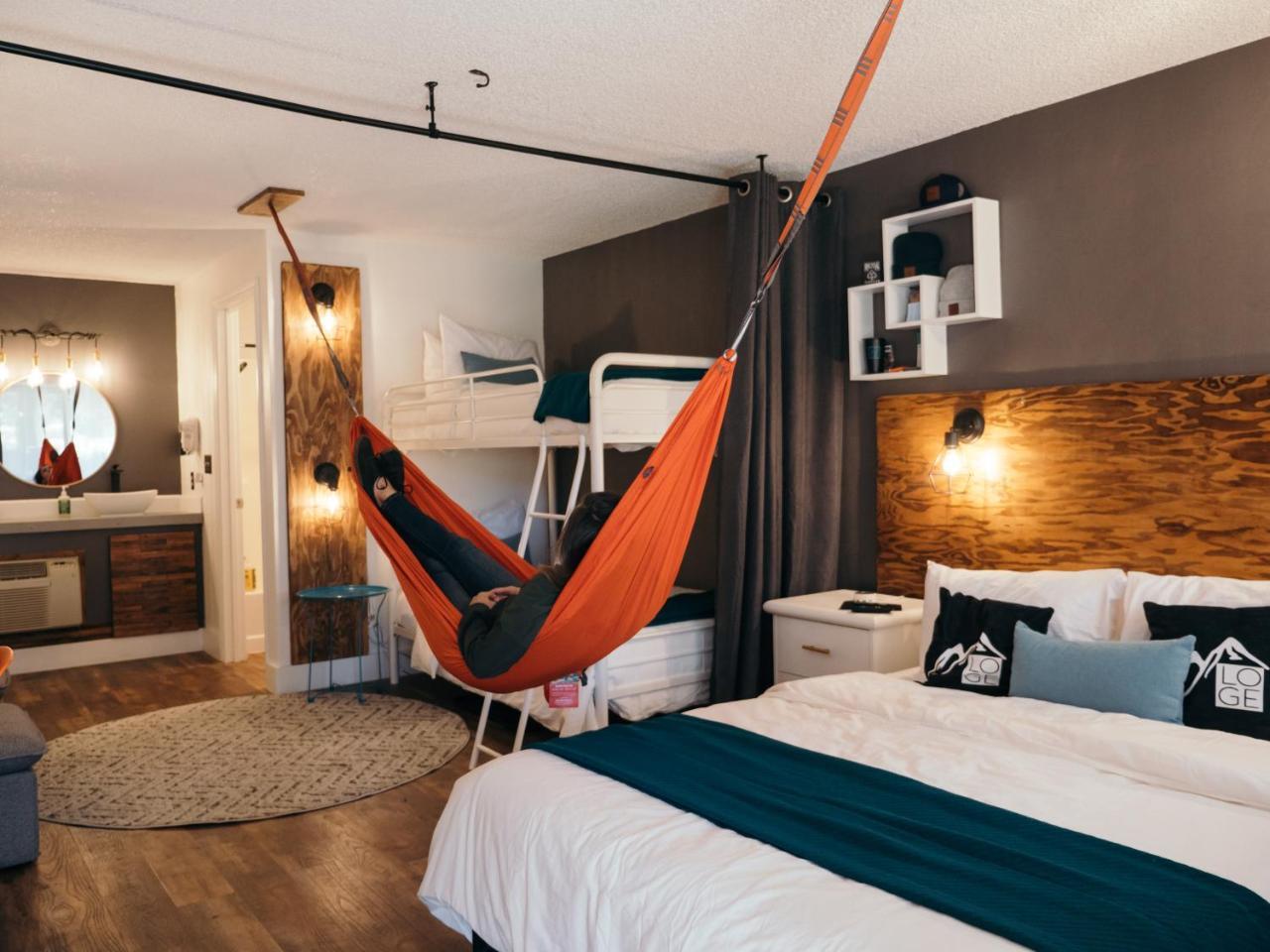 Loge Bend Hotel Buitenkant foto