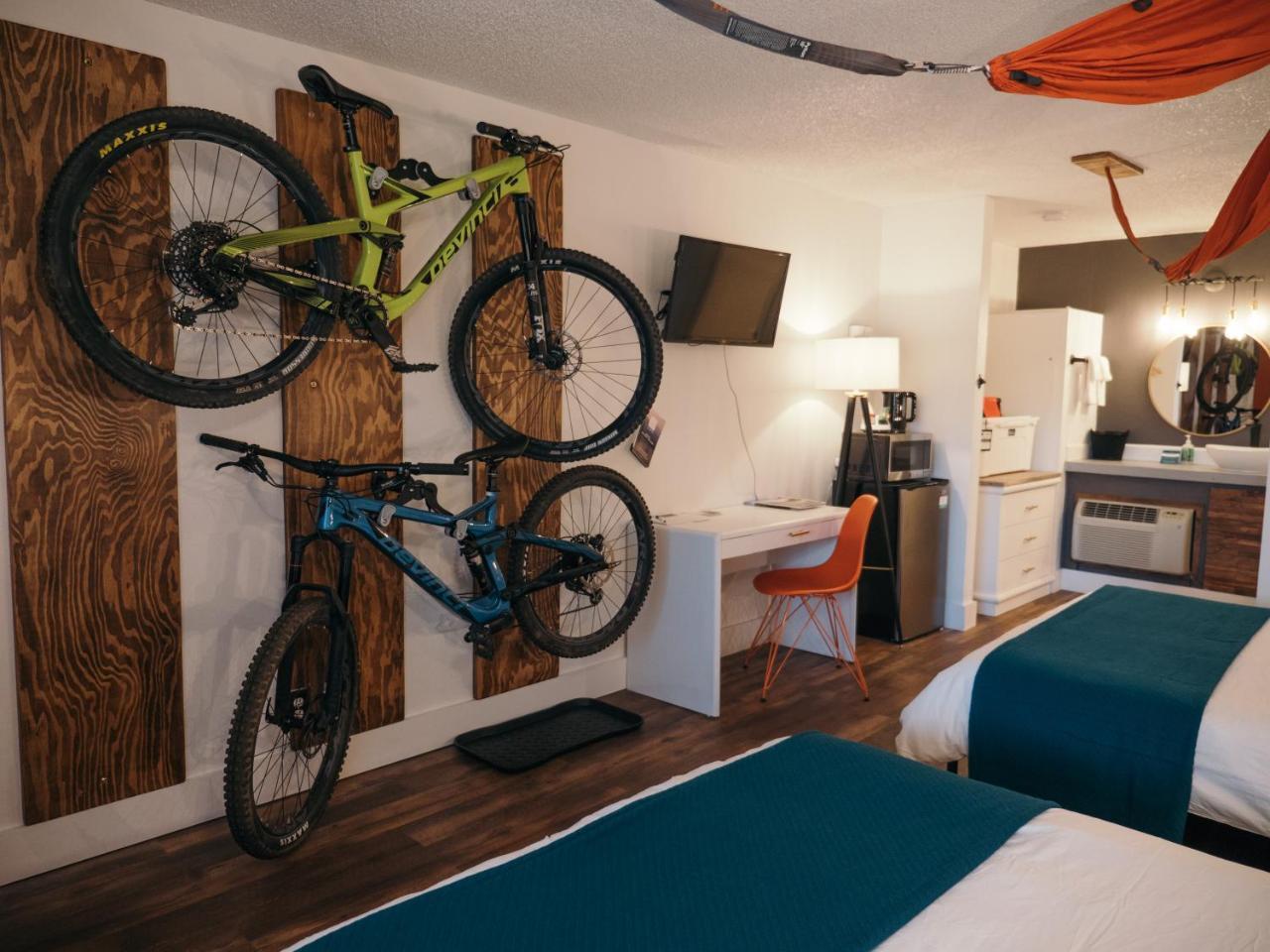 Loge Bend Hotel Buitenkant foto