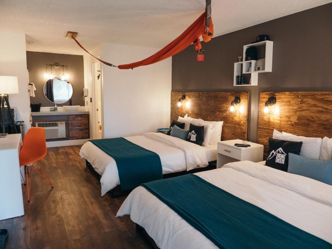 Loge Bend Hotel Buitenkant foto
