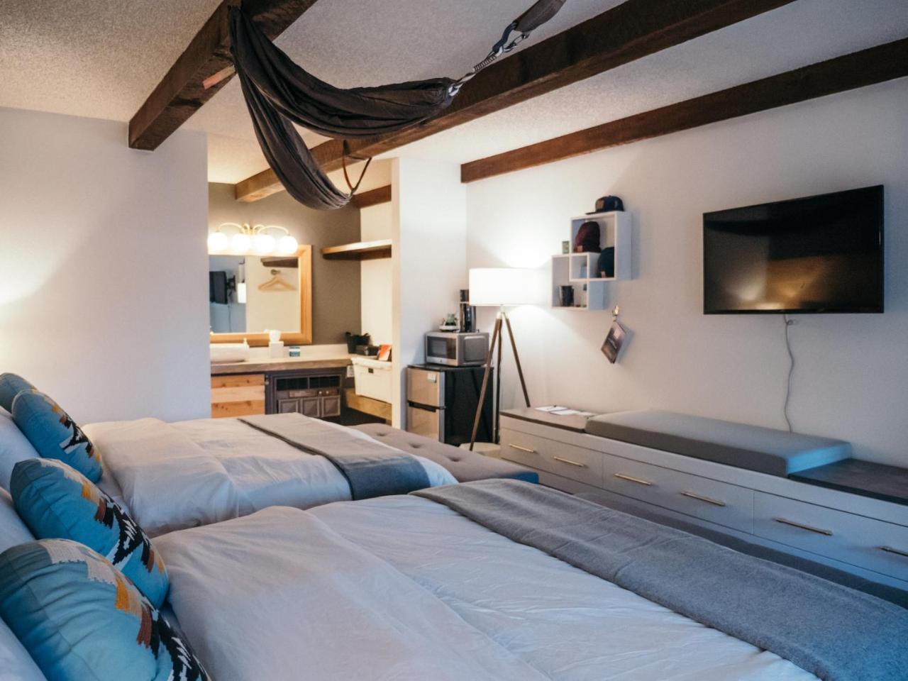 Loge Bend Hotel Buitenkant foto