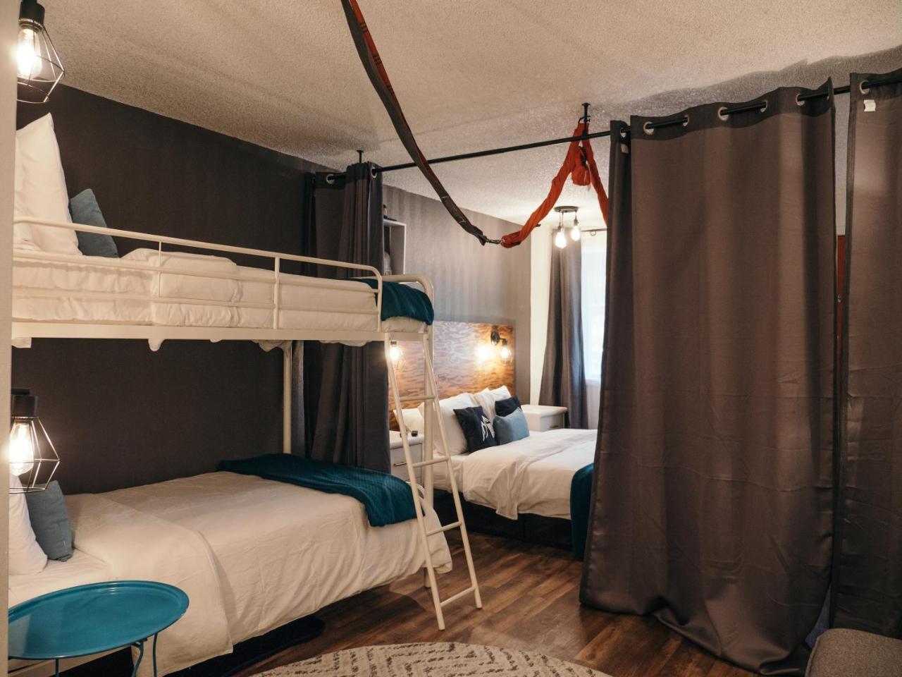Loge Bend Hotel Buitenkant foto