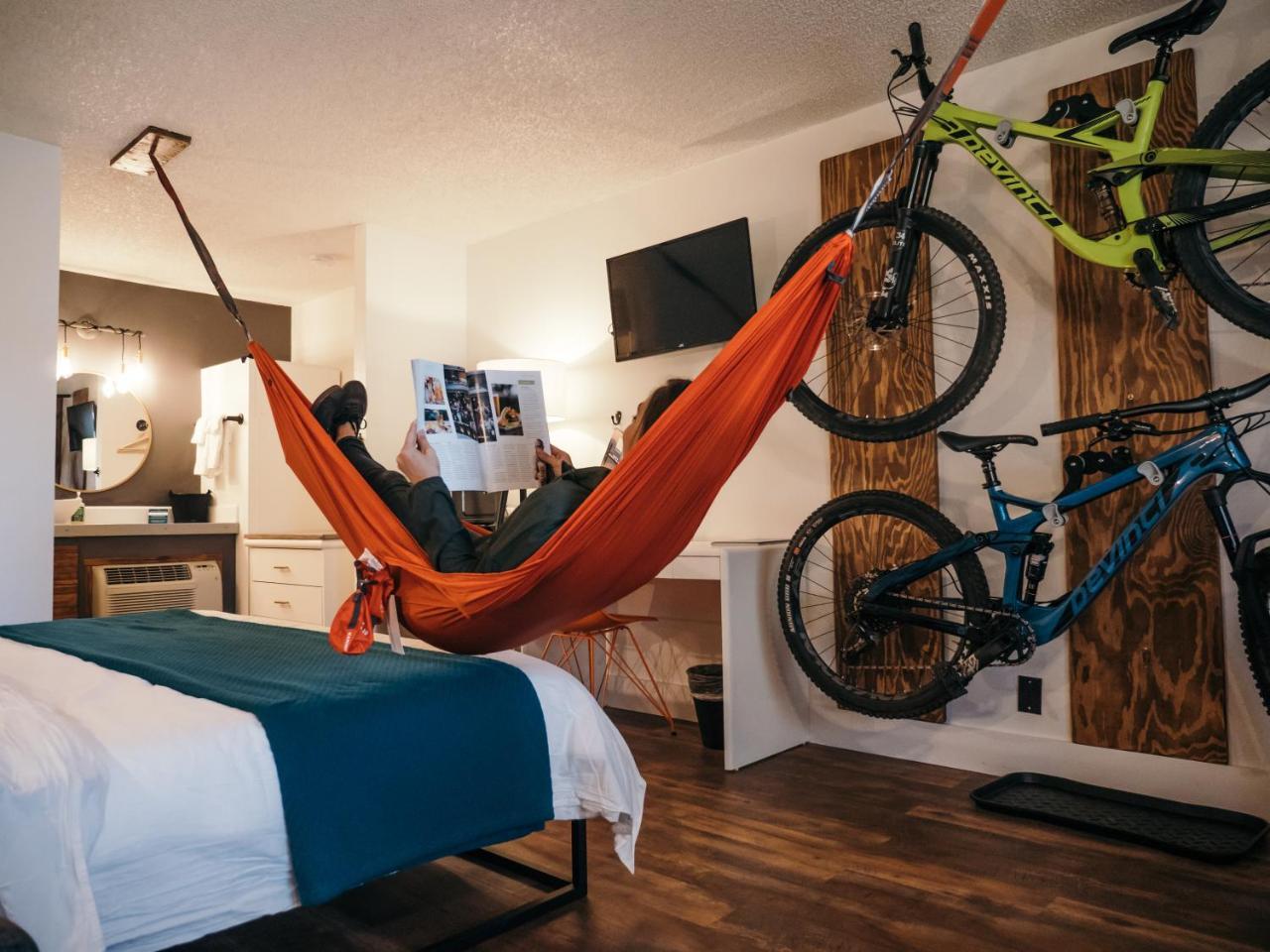 Loge Bend Hotel Buitenkant foto