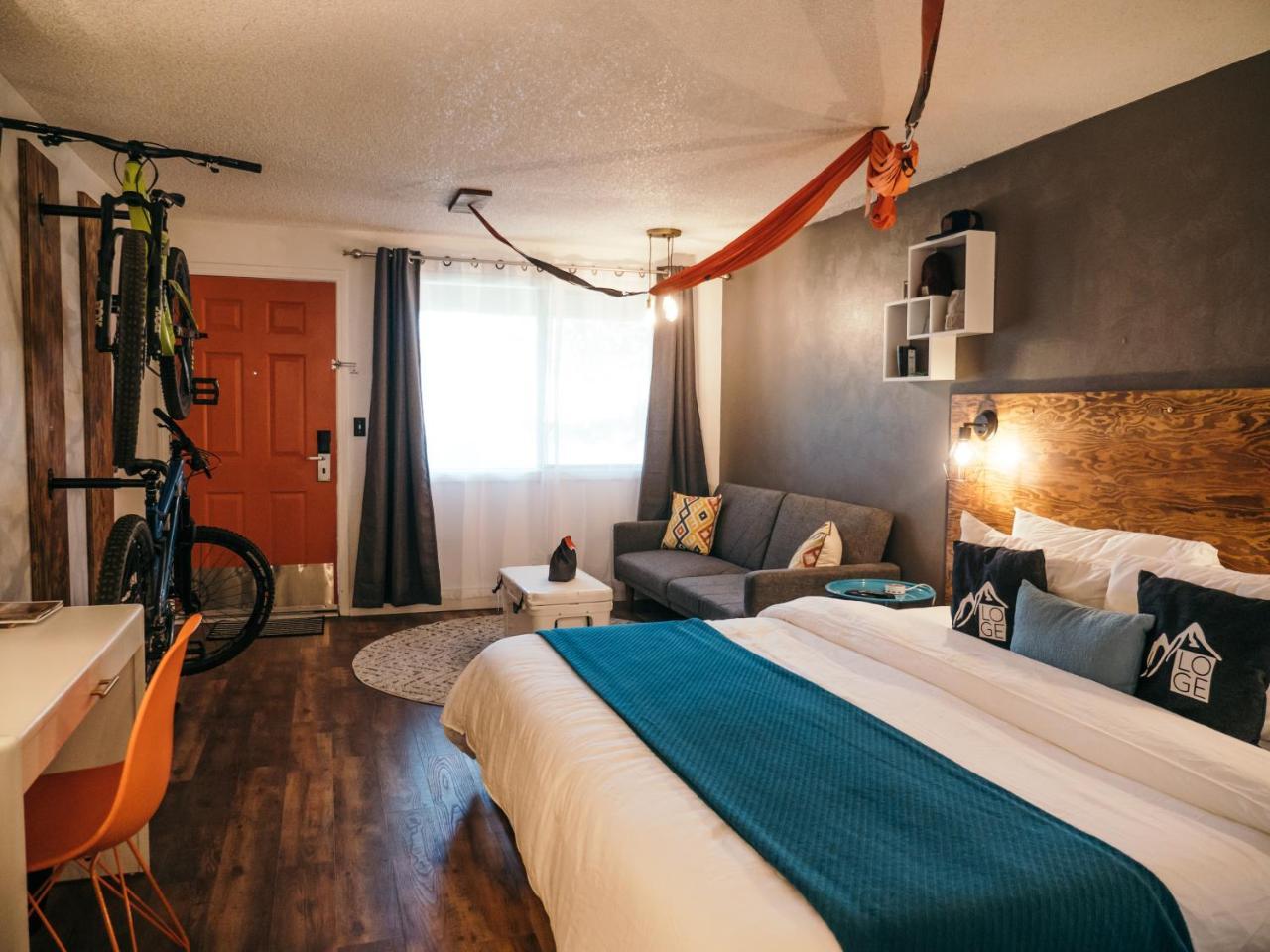 Loge Bend Hotel Buitenkant foto
