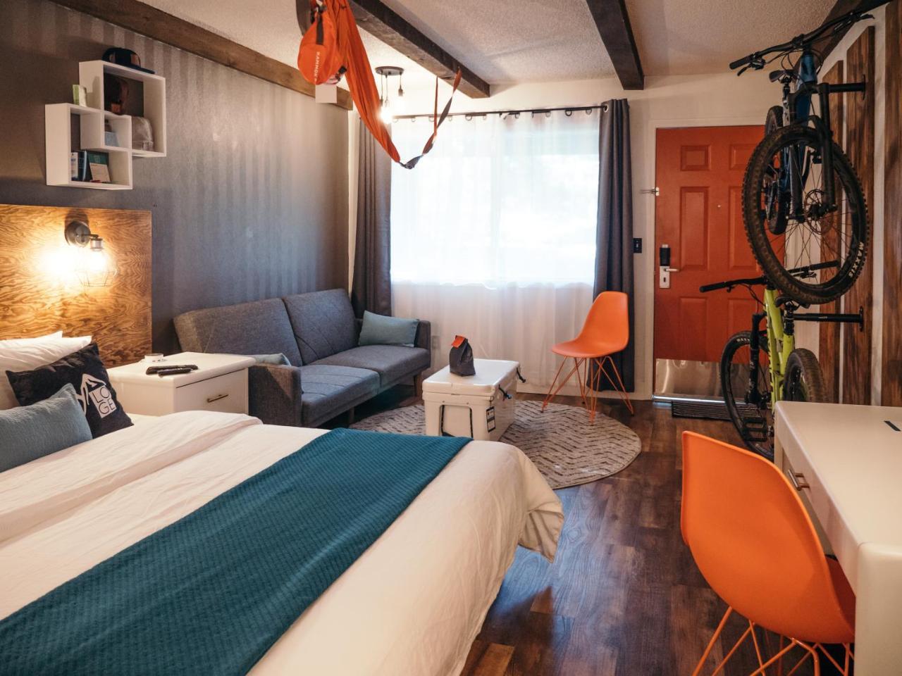 Loge Bend Hotel Buitenkant foto