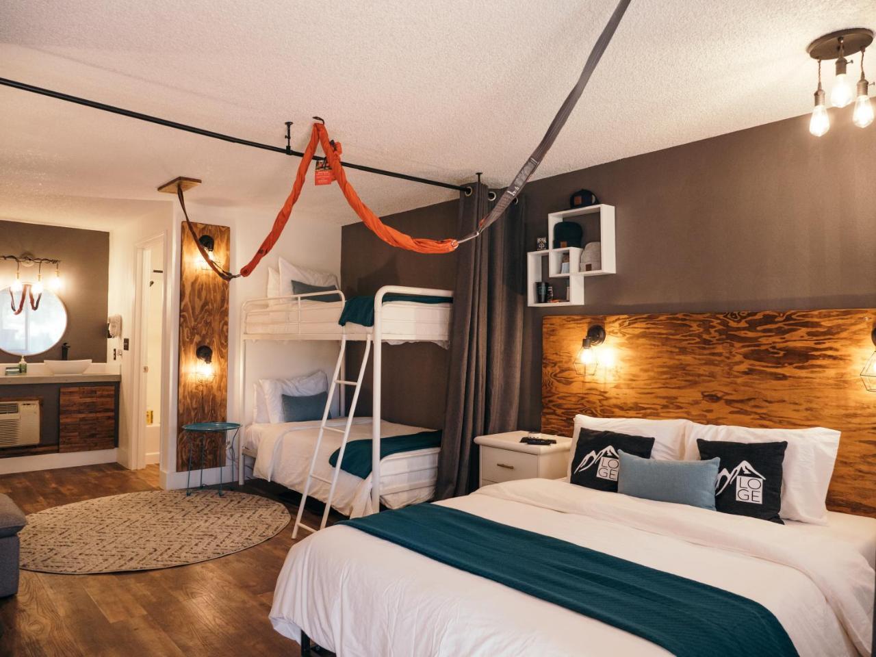 Loge Bend Hotel Buitenkant foto